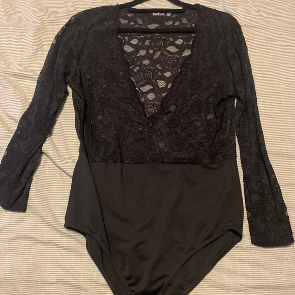 Boohoo- Plunge V neck Lace Bodysuit - Picture 1 of 2